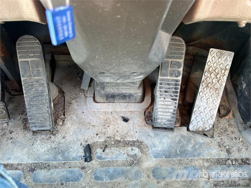 Komatsu WA120-3 휠로우더