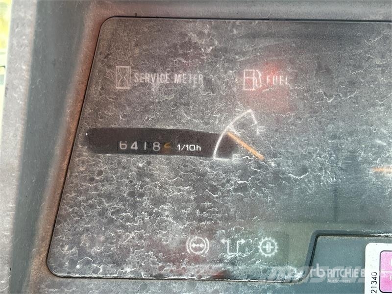 Komatsu WA120-3 휠로우더