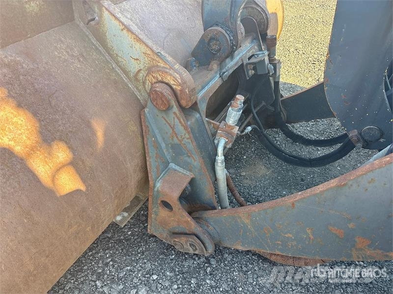 Komatsu WA200PT-5 Iekrāvēji uz riteņiem