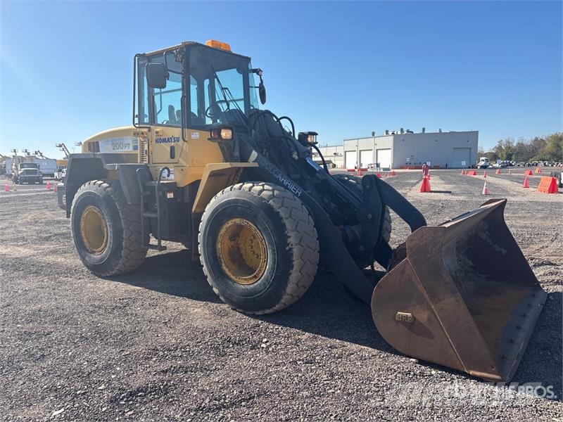 Komatsu WA200PT-5 Iekrāvēji uz riteņiem