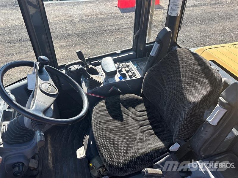 Komatsu WA200PT-5 Iekrāvēji uz riteņiem