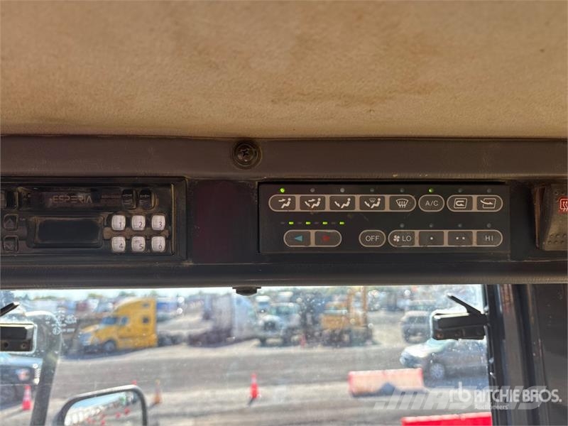 Komatsu WA200PT-5 Iekrāvēji uz riteņiem