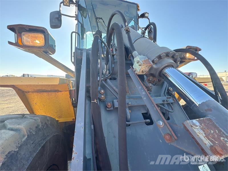 Komatsu WA200PT-5 Iekrāvēji uz riteņiem