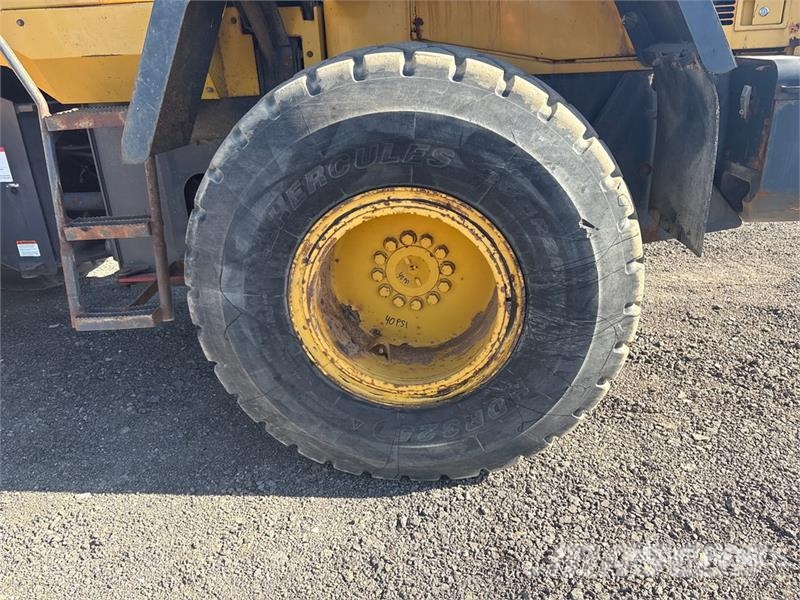 Komatsu WA200PT-5 Iekrāvēji uz riteņiem