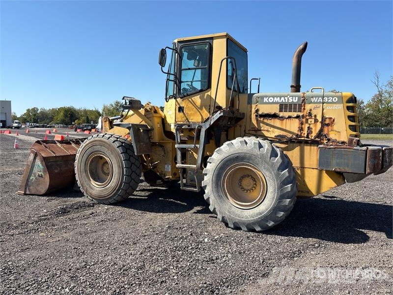 Komatsu WA320-3 Kolesni nakladalci
