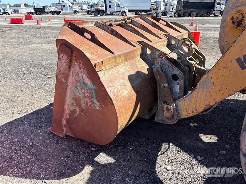 Komatsu WA320-3 Kolesni nakladalci