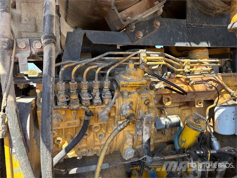 Komatsu WA320-3 Kolesni nakladalci