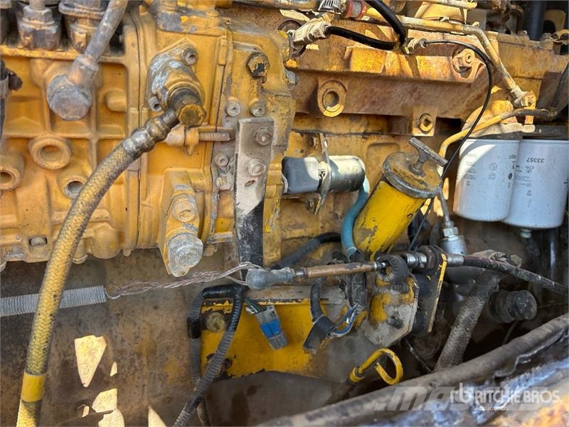 Komatsu WA320-3 Kolesni nakladalci