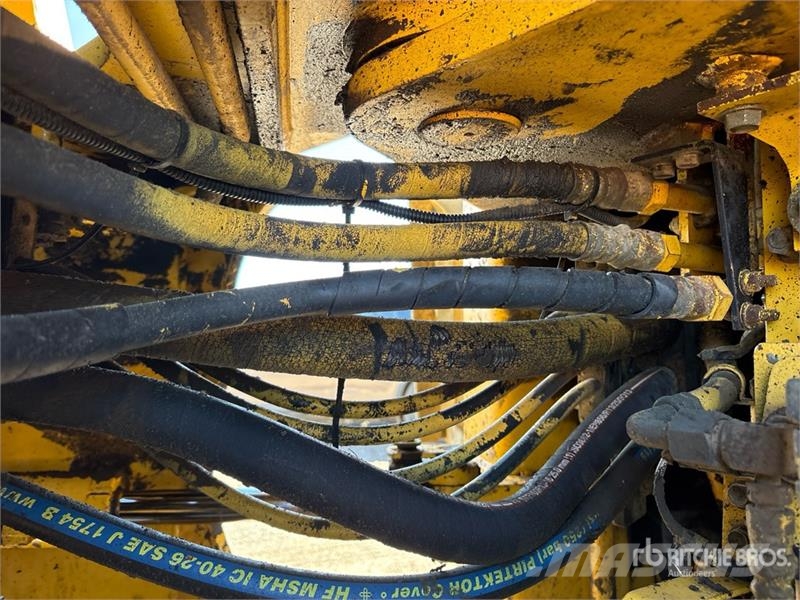 Komatsu WA320-3 Kolesni nakladalci