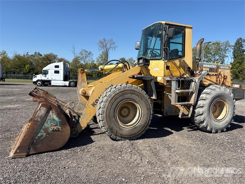 Komatsu WA320-3 Kolesni nakladalci