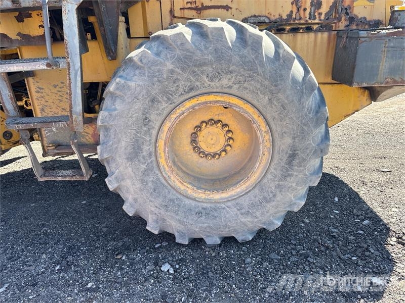 Komatsu WA320-3MC Wheel Loader Wielladers