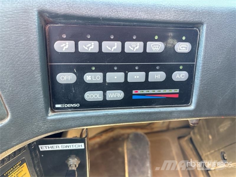 Komatsu WA320-3MC Wheel Loader Wielladers