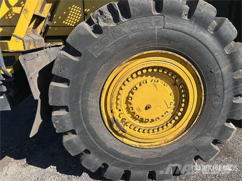 Komatsu WA600-8 Wheel Loader لوادر بعجل