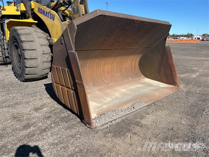 Komatsu WA600-8 Wheel Loader لوادر بعجل