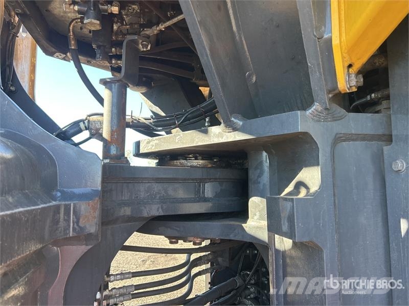 Komatsu WA600-8 Wheel Loader لوادر بعجل