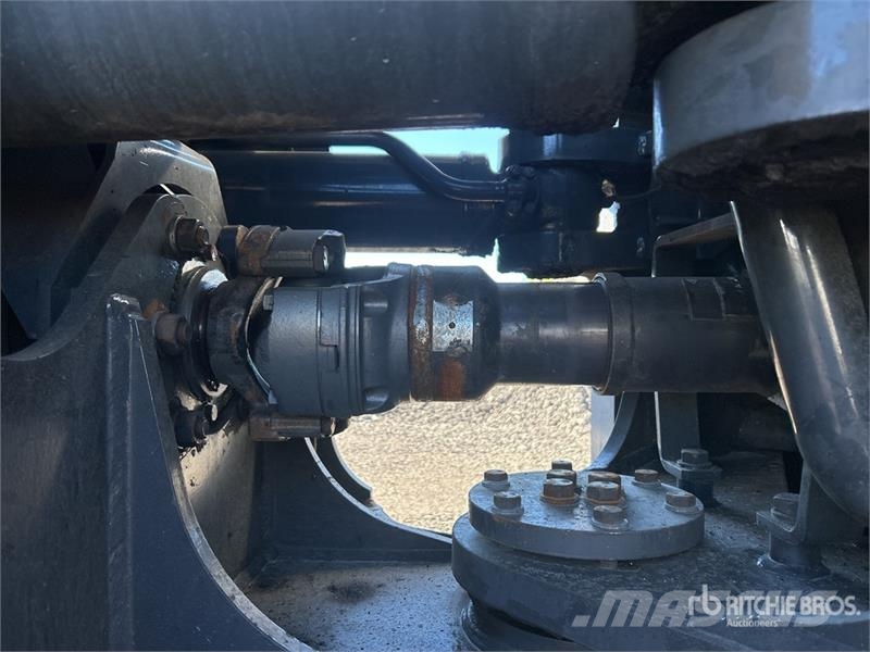 Komatsu WA600-8 Wheel Loader لوادر بعجل