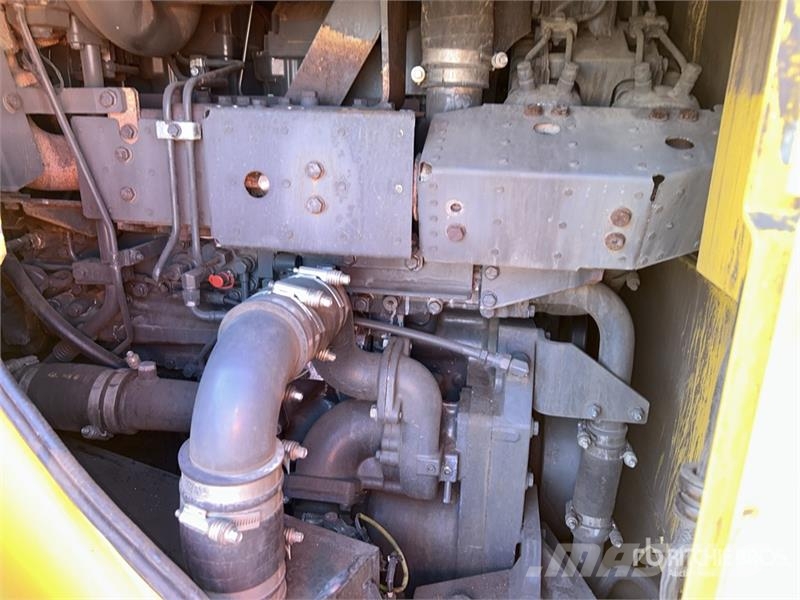 Komatsu WA600-8 Wheel Loader لوادر بعجل