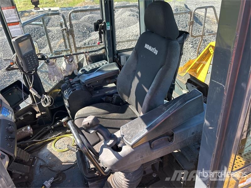 Komatsu WA600-8 Wheel Loader لوادر بعجل