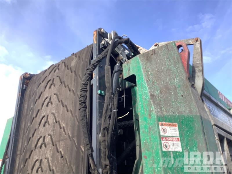 Komptech Terminator 6000S 100 ton/hr Tracked Shredder آلات تمزيق المخلفات