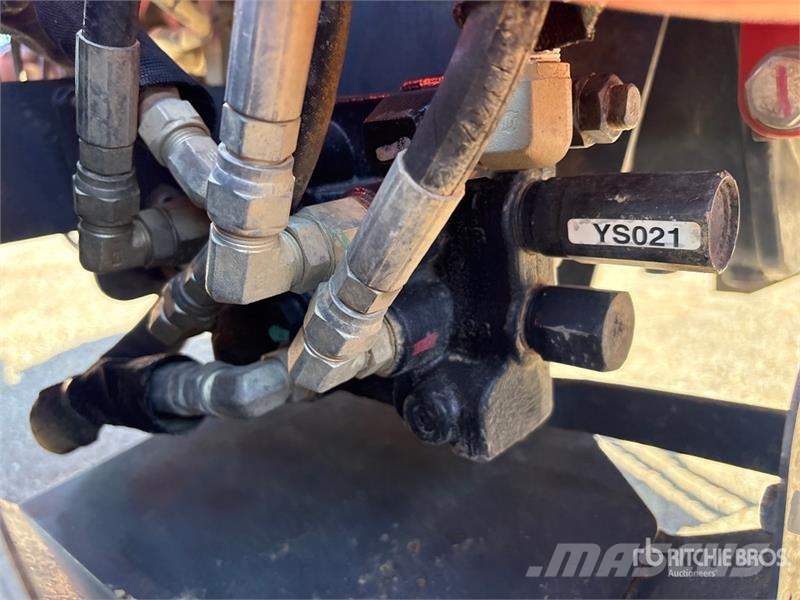 Kubota M5660SUD 4WD Utility Tractor Taajamatraktorit