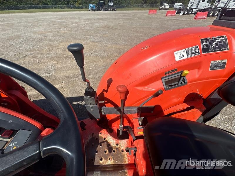 Kubota M5660SUD 4WD Utility Tractor Taajamatraktorit