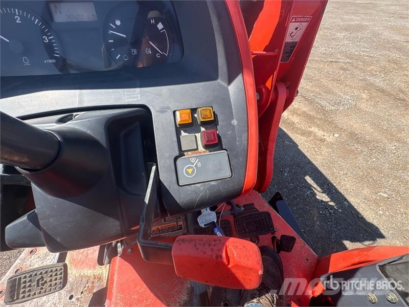 Kubota M5660SUD 4WD Utility Tractor Taajamatraktorit