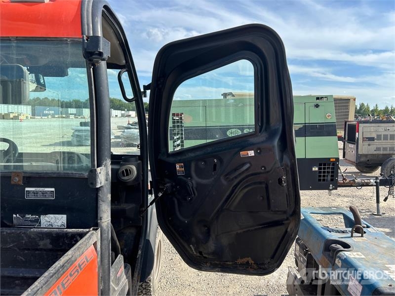 Kubota RTV-X1100CW-H 4x4 Utility Vehicle ماكينات منفعة عامة