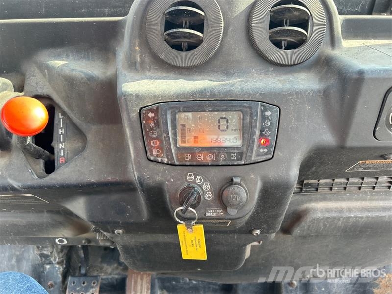 Kubota RTV-X1100CW-H 4x4 Utility Vehicle ماكينات منفعة عامة