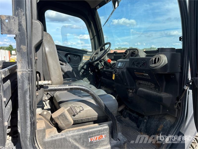 Kubota RTV-X1100CW-H 4x4 Utility Vehicle ماكينات منفعة عامة