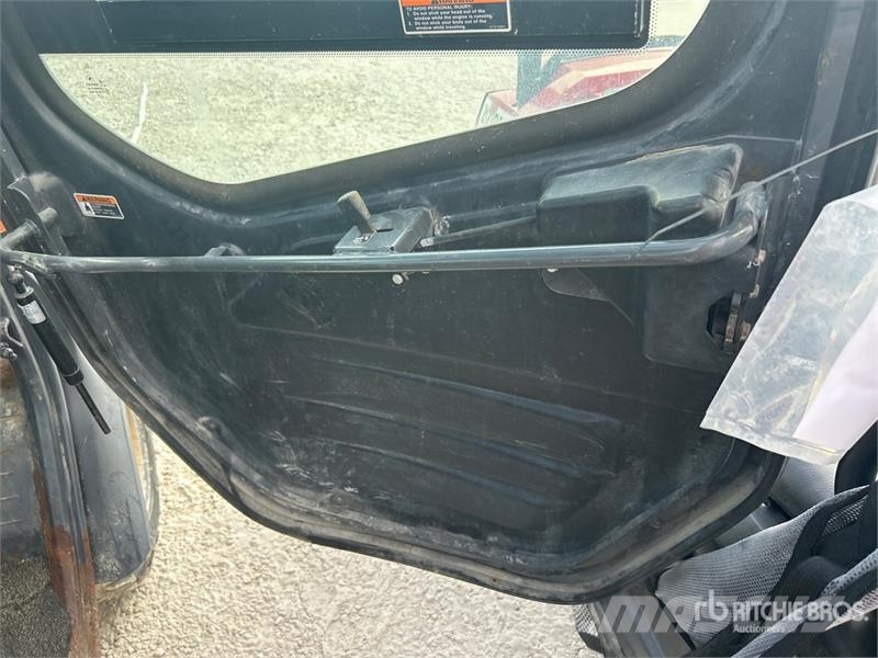 Kubota RTV1100 ماكينات منفعة عامة