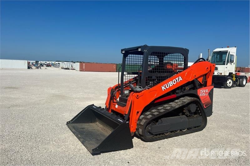 Kubota SVL65-2 Two-Speed Compact Track Loader لوادر انزلاقية التوجيه