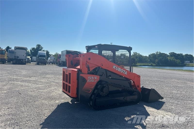 Kubota SVL65-2 Two-Speed Compact Track Loader لوادر انزلاقية التوجيه