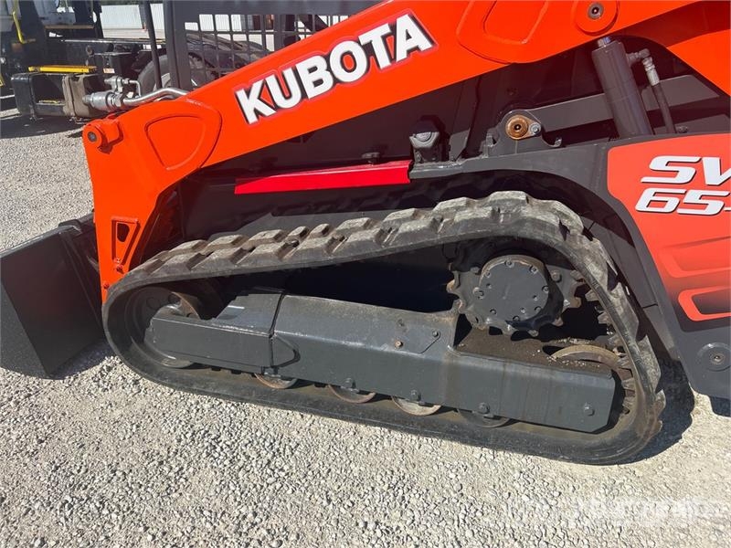 Kubota SVL65-2 Two-Speed Compact Track Loader لوادر انزلاقية التوجيه