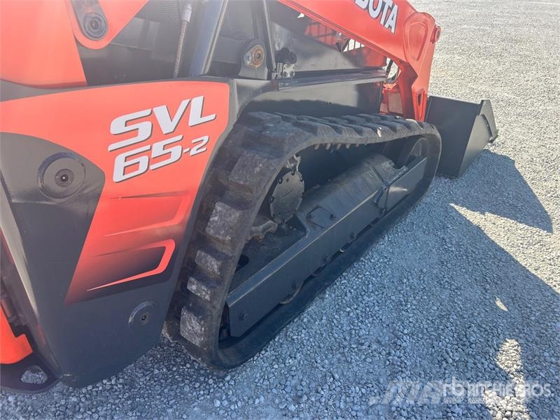 Kubota SVL65-2 Two-Speed Compact Track Loader لوادر انزلاقية التوجيه