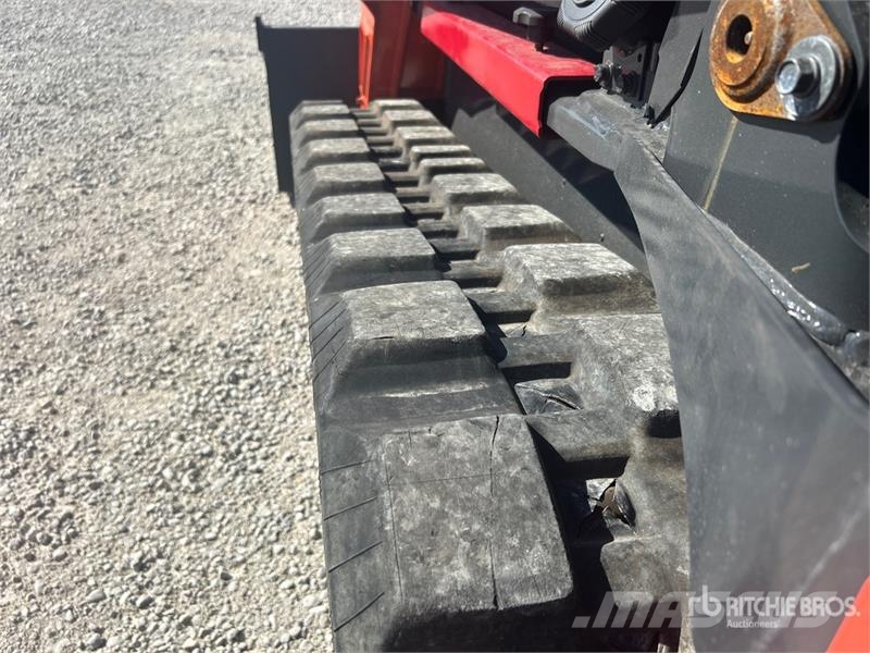 Kubota SVL65-2 Two-Speed Compact Track Loader لوادر انزلاقية التوجيه
