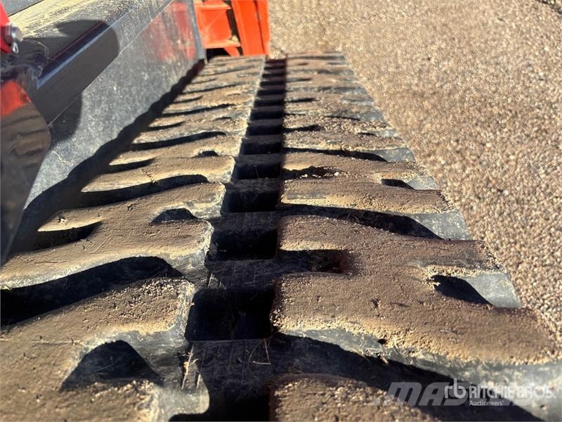Kubota SVL72-3 Two-Speed Compact Track Loader Kompaktrakodók