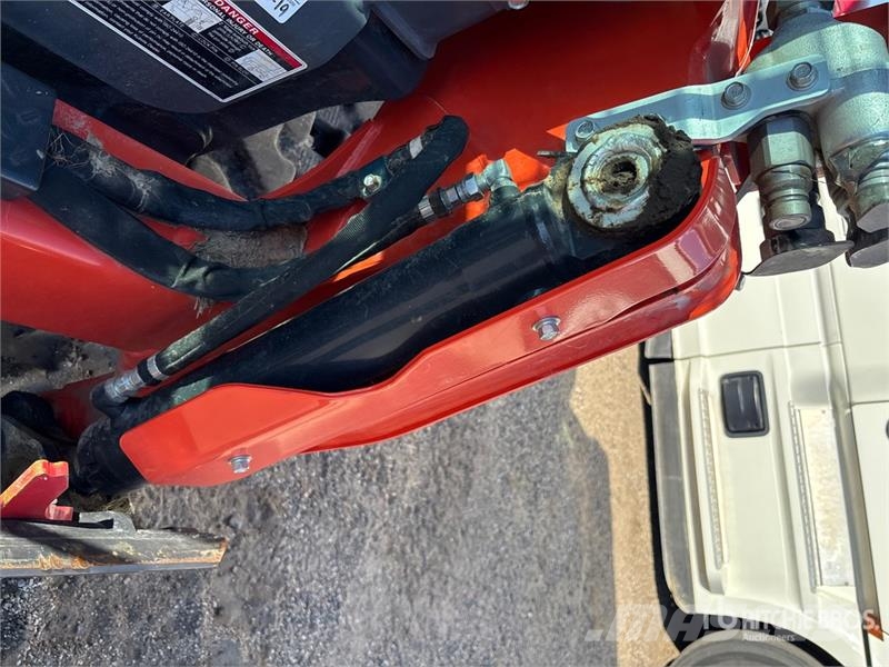 Kubota SVL75-3 Two-Speed High Flow Compact Track Loader Minicargadoras