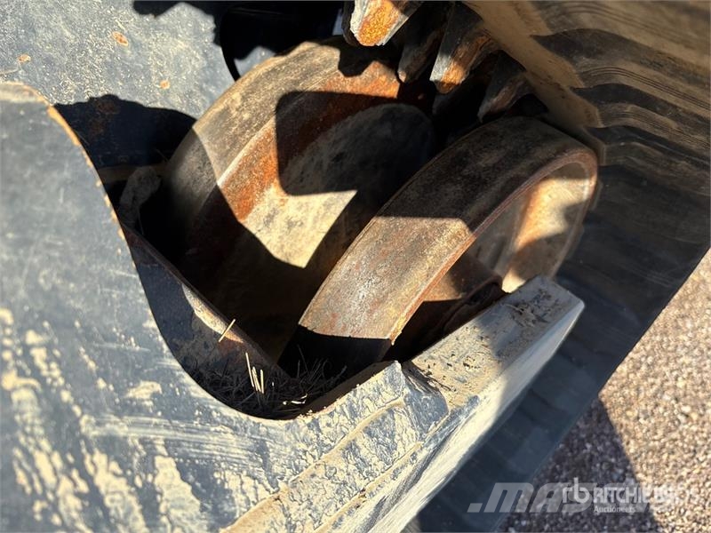 Kubota SVL75-3 Two-Speed Compact Track Loader Minicargadoras