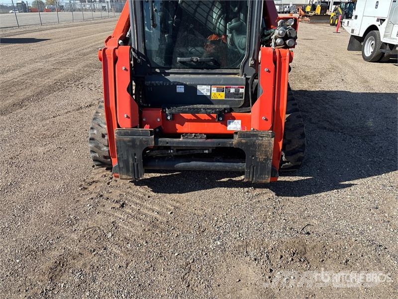 Kubota SVL75-3 Two-Speed High Flow Compact Track Loader Minicargadoras