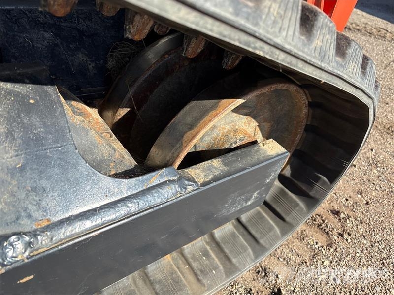 Kubota SVL75-3 Two-Speed High Flow Compact Track Loader Minicargadoras