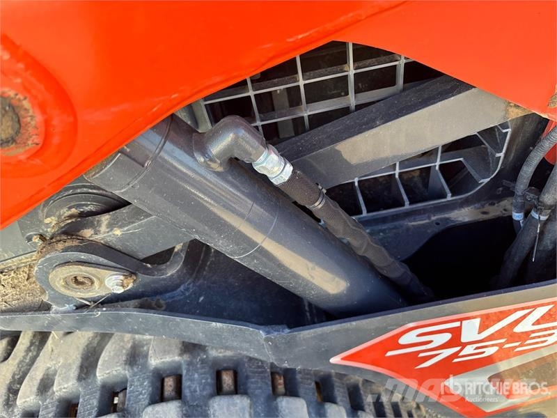 Kubota SVL75-3 Two-Speed High Flow Compact Track Loader Minicargadoras
