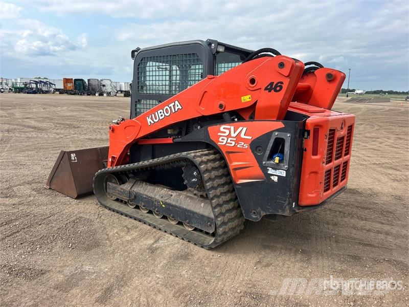Kubota SVL95-2S Two-Speed Compact Track Loader Schrankladers