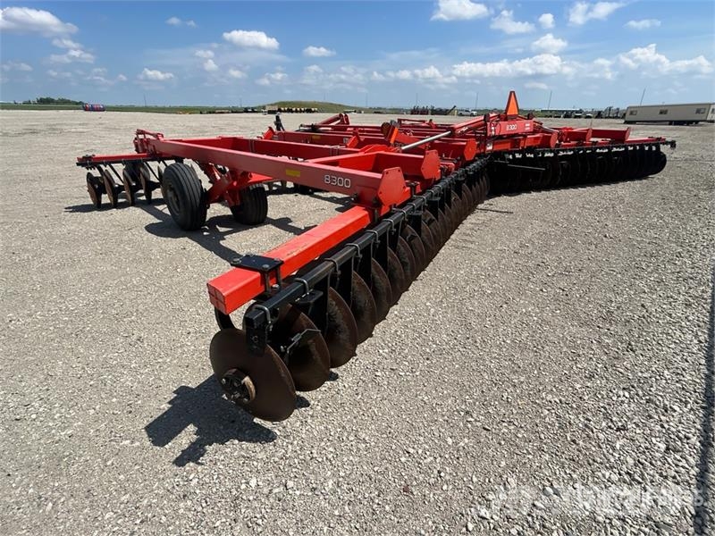 Kuhn Krause 8300 34 ft Offset Vertical Disc Gradas de discos