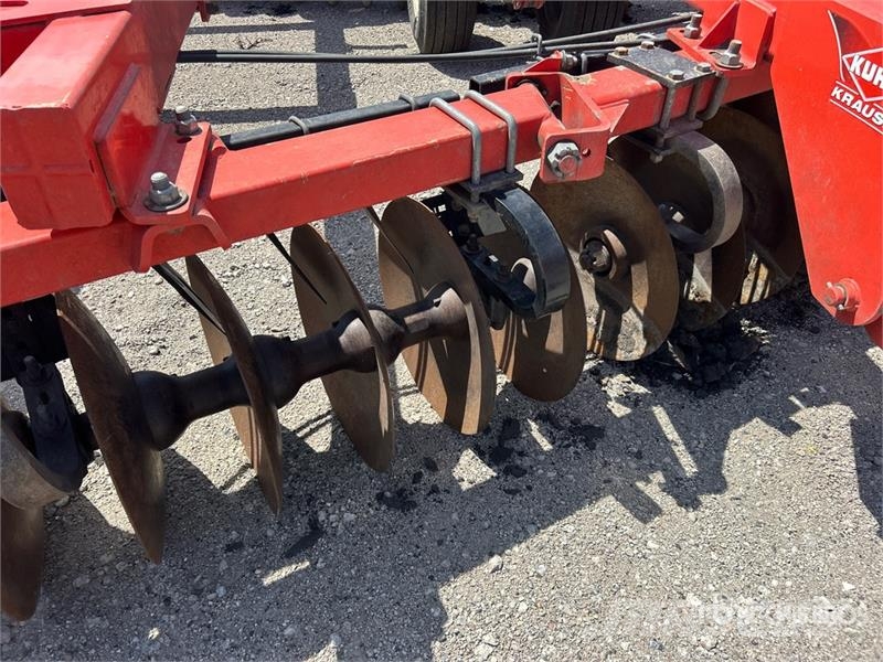 Kuhn Krause 8300 34 ft Offset Vertical Disc Gradas de discos