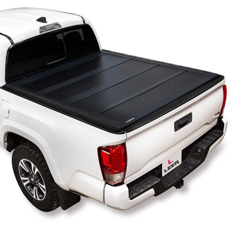  Leer HF650M Quad-Folding Tonneau Cover (Unused) معدات النقل - غير ذلك