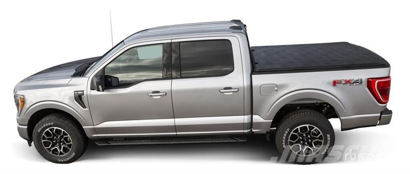  Leer Latitude Soft Folding Tonneau Cover (Unused) معدات النقل - غير ذلك