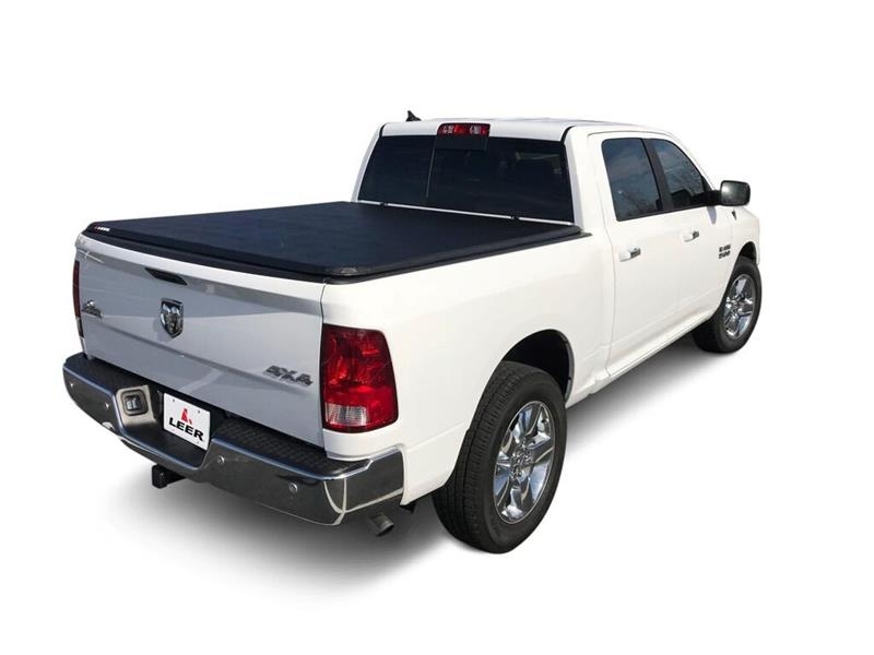  Leer Latitude Soft Folding Tonneau Cover (Unused) Muut