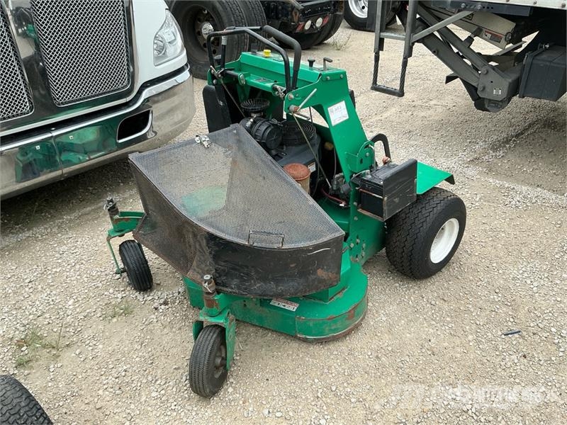 Lesco Zero-Turn Lawn Mower (Inoperable) ركوب الحشائش
