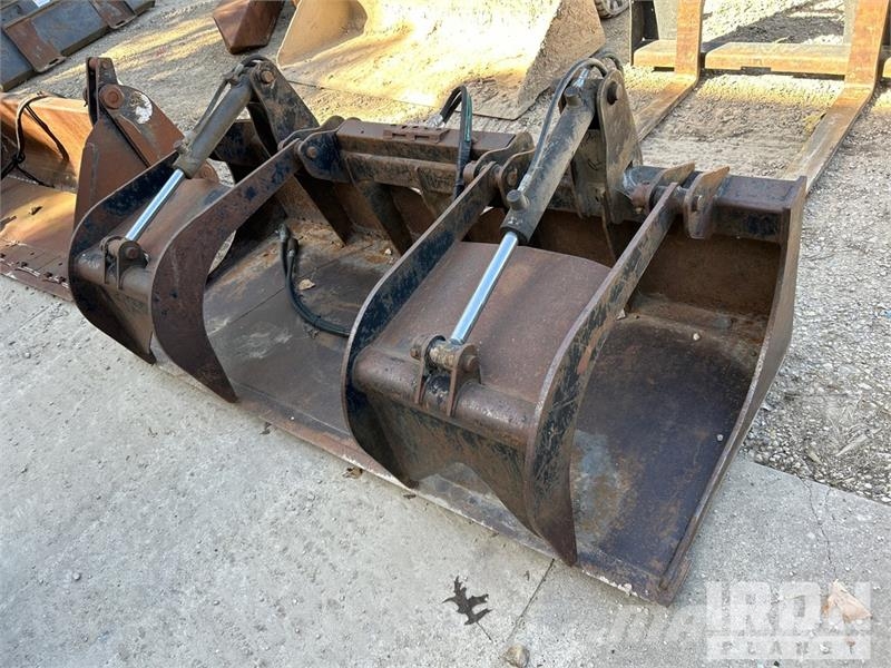 LF 78 in Skid Steer Grapple Bucket Pinzas