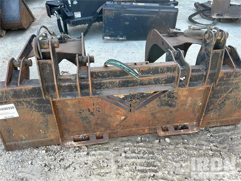 LF 78 in Skid Steer Grapple Bucket Pinzas